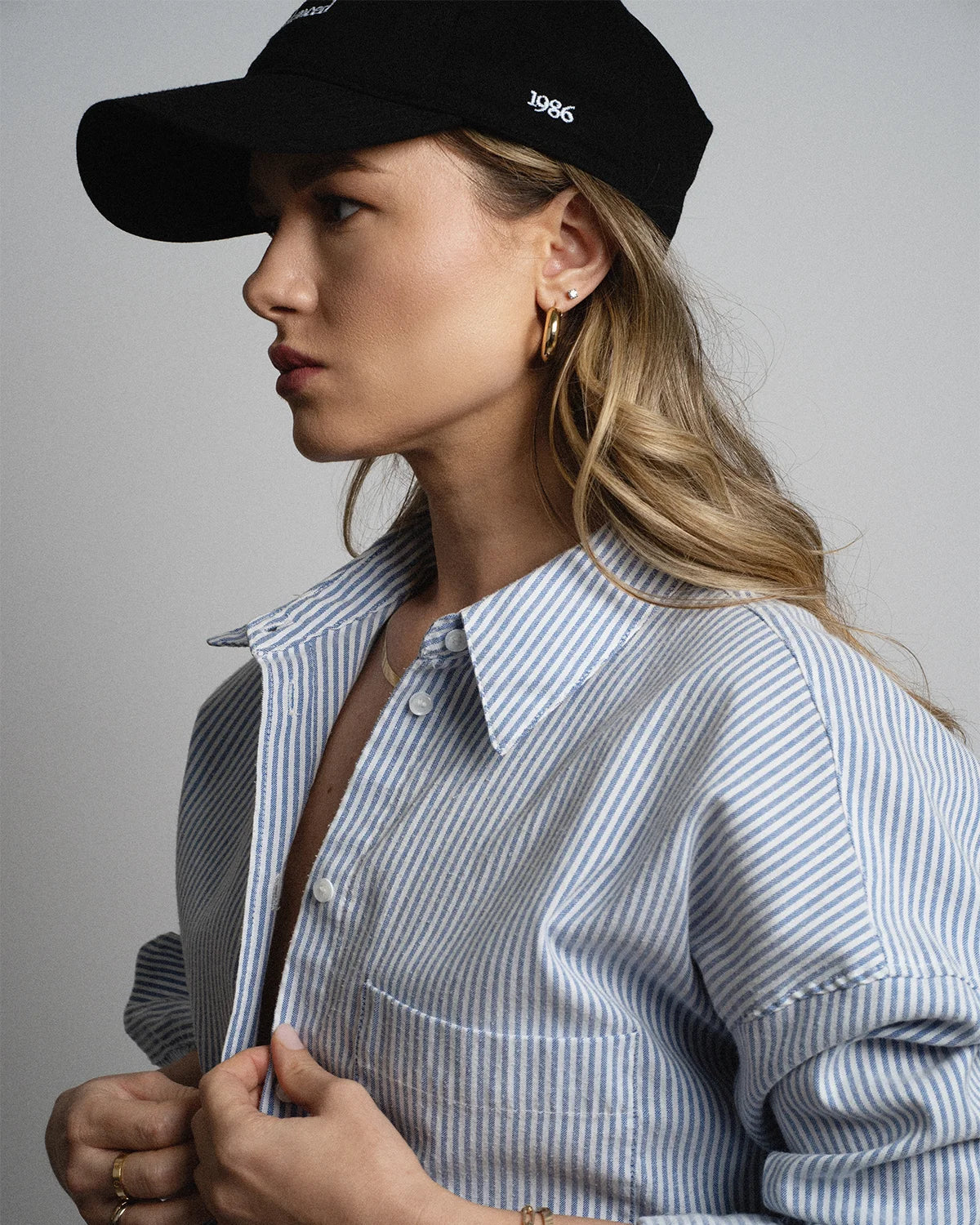 Van Libra Blackwood (black) dad hat with white embroidered text “Stay Balanced” on the front, “1986” stitched on the side, and “VAN LIBRA” on the back above an adjustable strap with brass buckle.